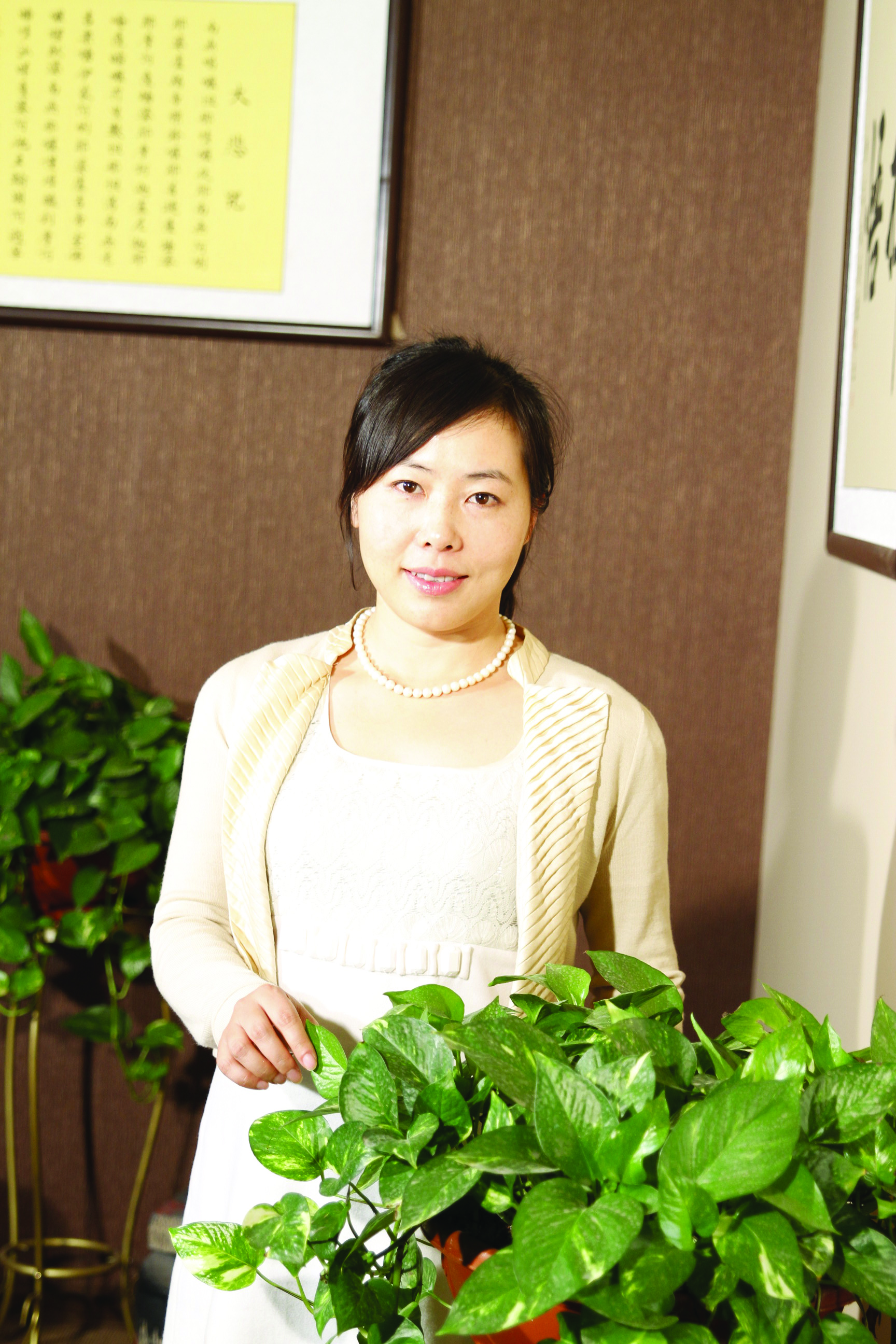 姜芳.jpg