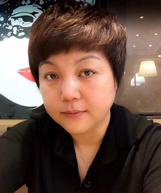 理事李艳君.jpg