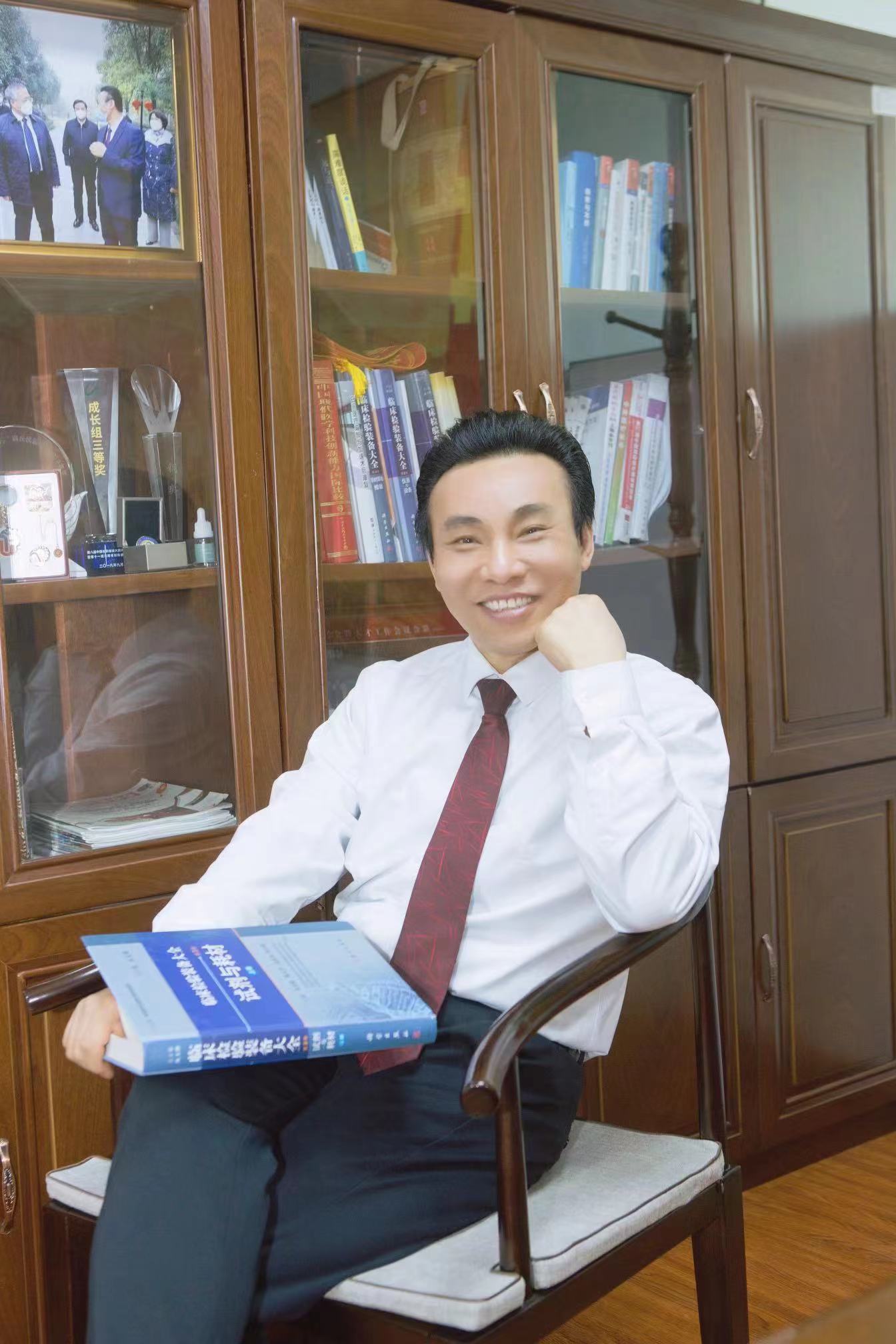边俊杰.jpg